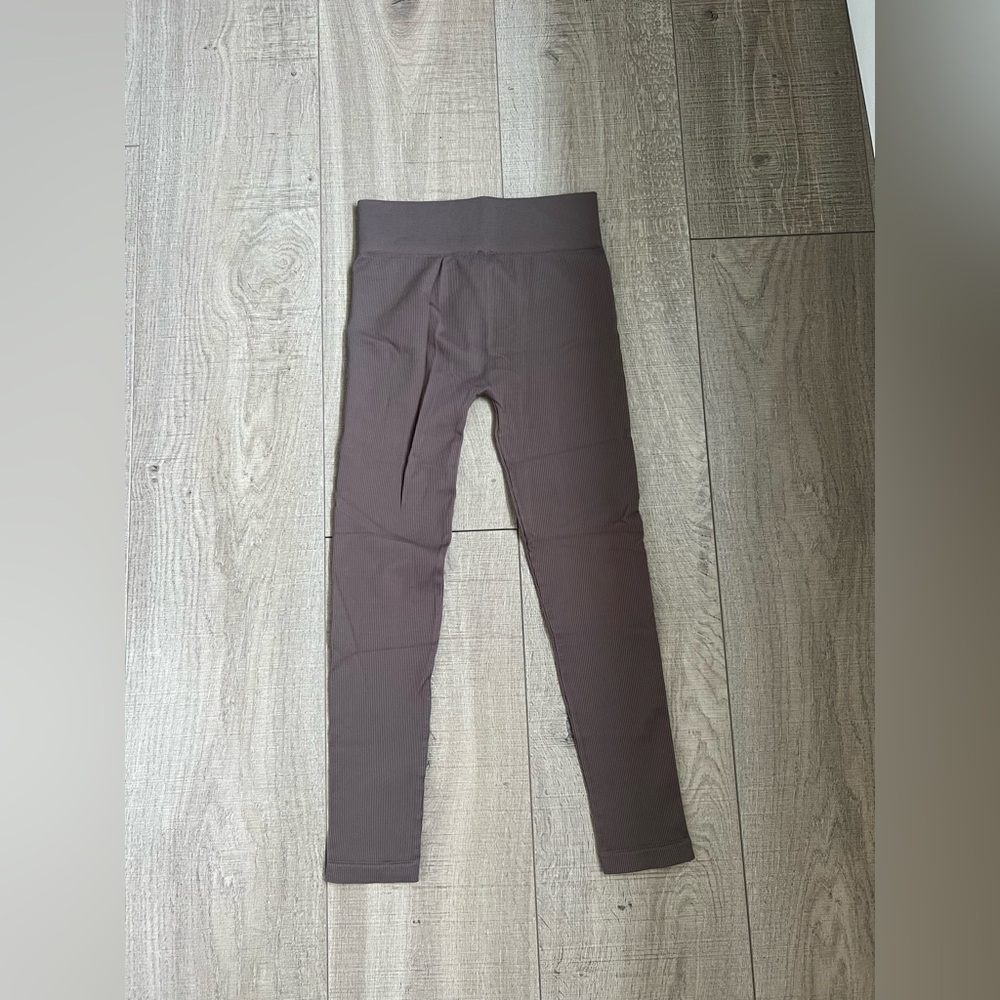 Avocado Brown Leggings High-Rise Ribbed Seamless Design NWOT